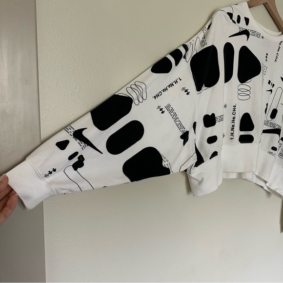 Nike Air Women's Printed Crewneck - Picture 3 of 6